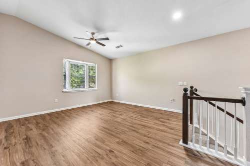 texas-state-Apartment-Building-18725740